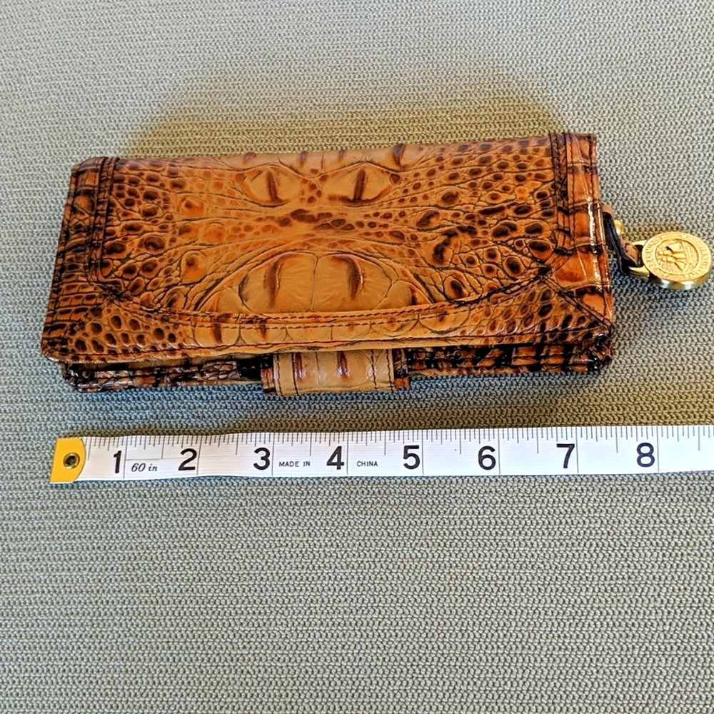 Brahmin wallet